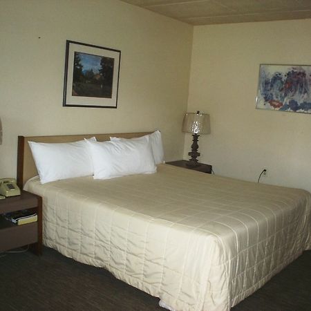Bayside Motor Inn بلين المظهر الخارجي الصورة